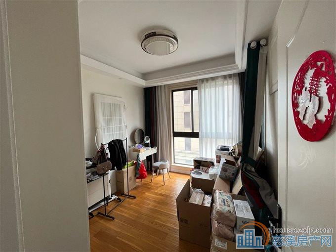 元亨雅园  精装修 带车位 满两年