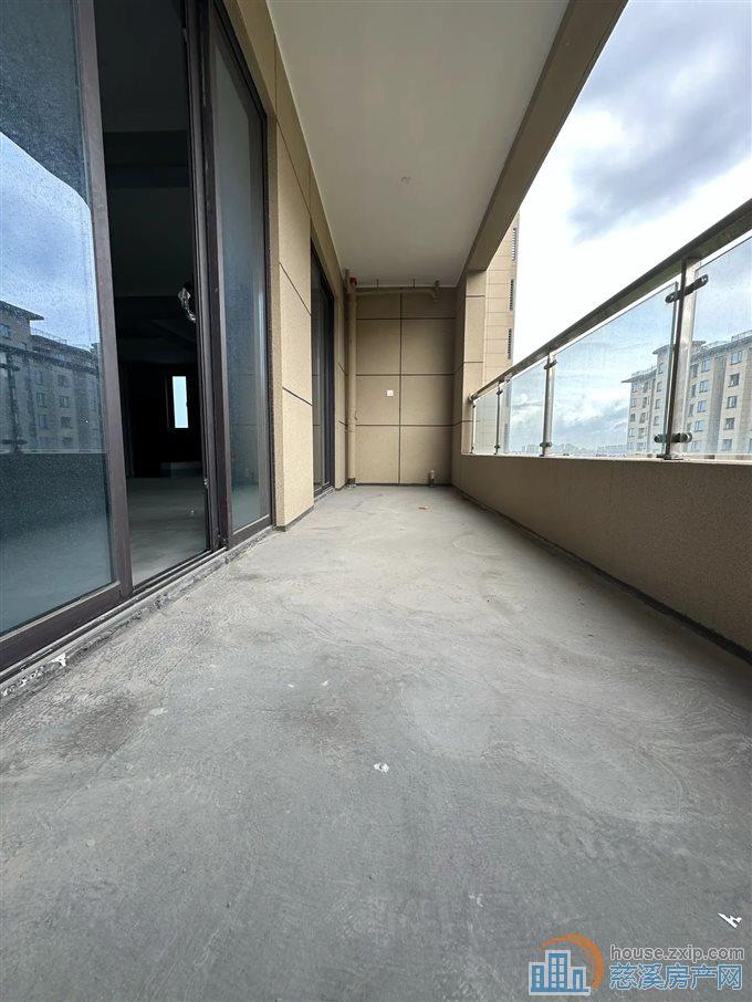 特价 佳洲锦苑 电梯洋房，四开间朝南边套