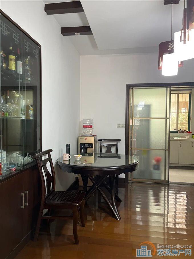 东方明珠 精装153平方162万带车位