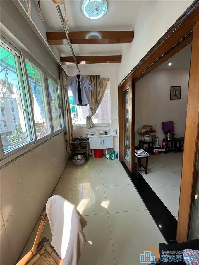 彩虹家园 精装修 有车库