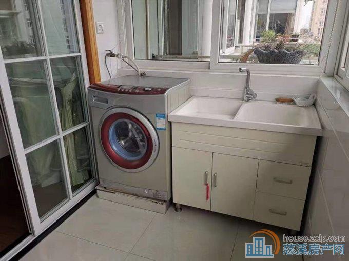 玲珑小区多层4楼95+架空层精装直接钥匙