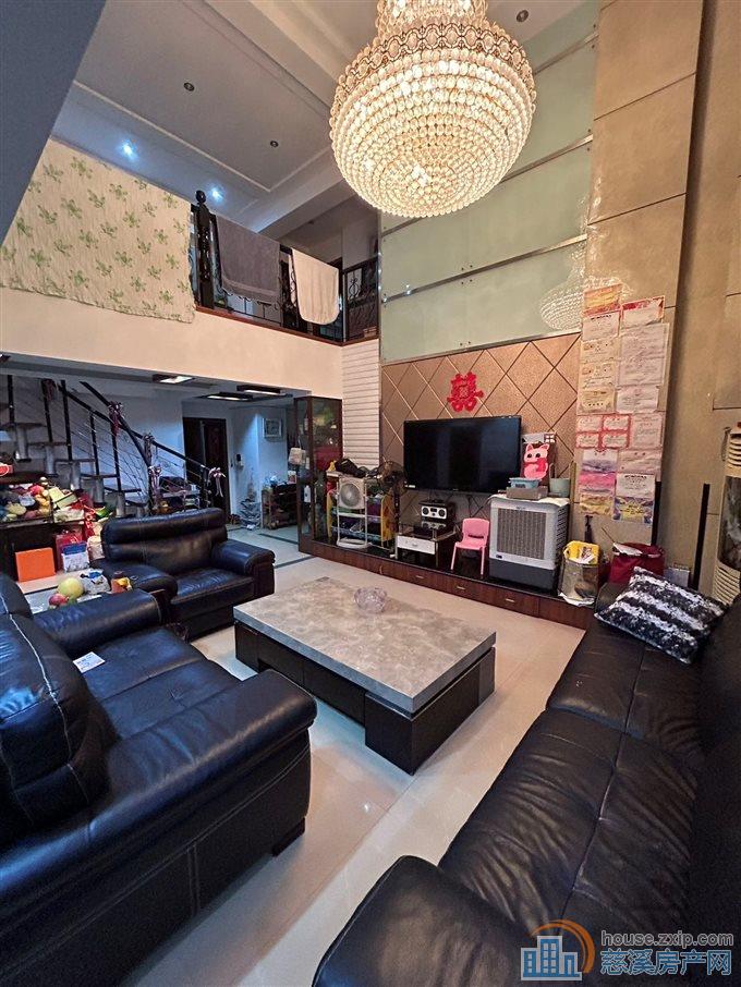 中凯华庭复式265平精装修265万