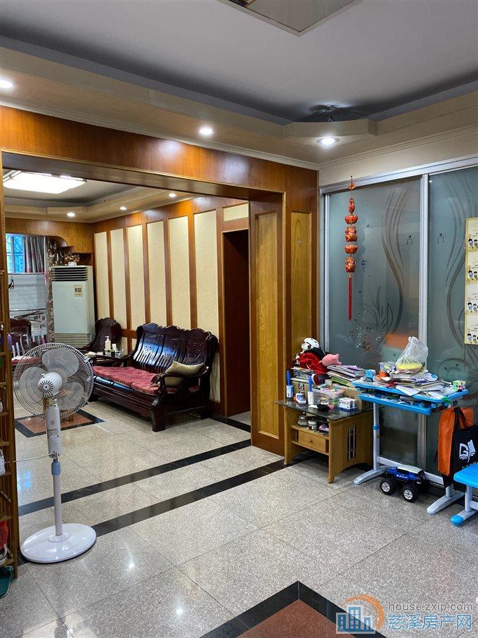  泰星公寓126平89万带露台三小书包