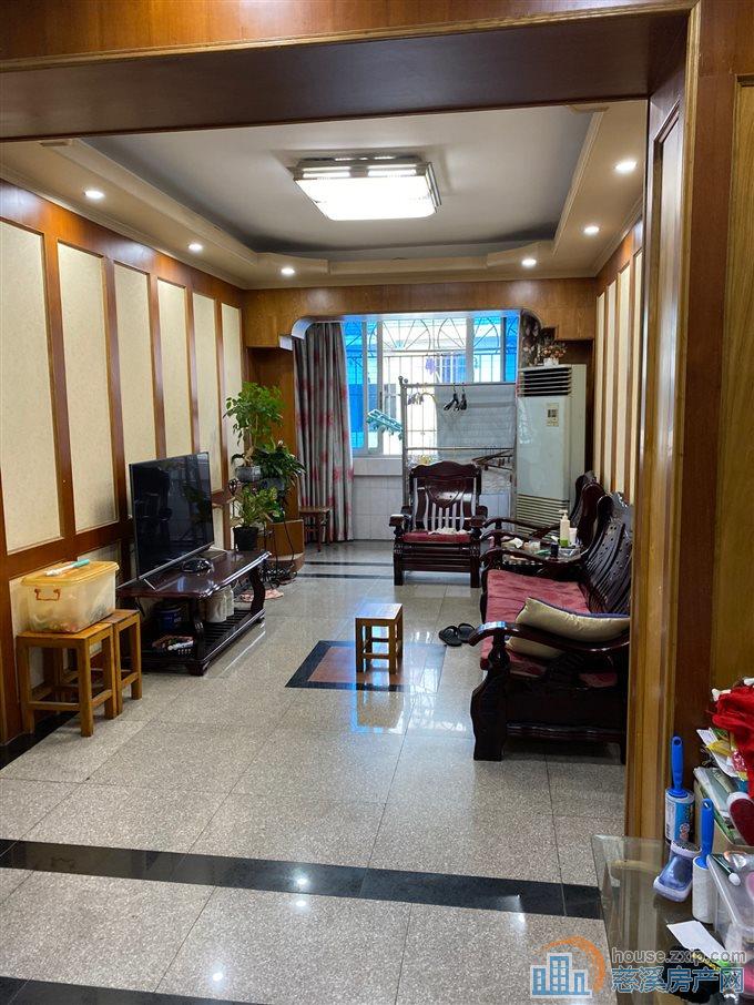  泰星公寓126平89万带露台三小书包