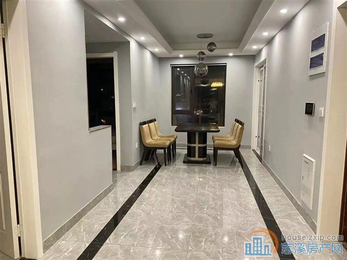 江南大院 120平精装 185万 楼层好