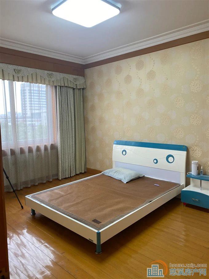 虞波花园141平118万保养好带阁楼