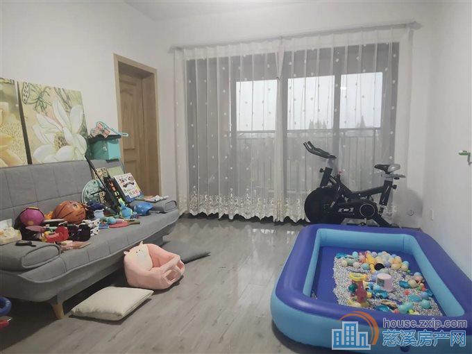阳光城翡丽湾 简装 无在读 满两年