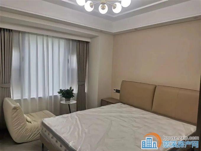 中海湖心半岛102平精装拎包入住236万