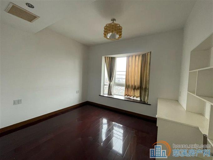 景观花苑二期169平176万带车位