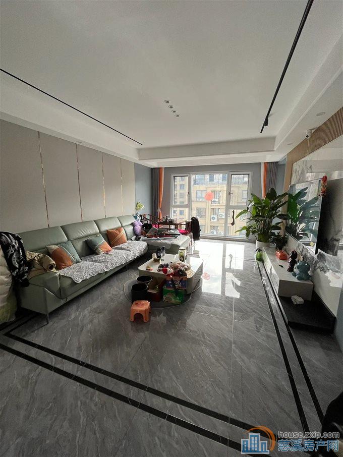 中梁泊景庭143平洋房次顶楼218万