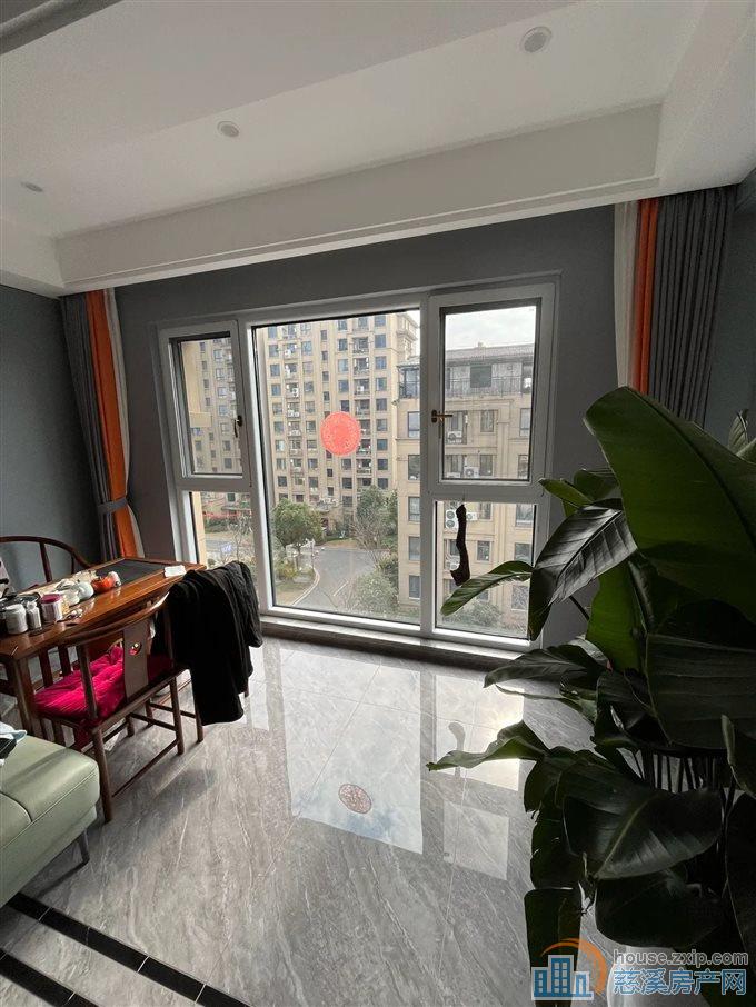 中梁泊景庭143平洋房次顶楼218万