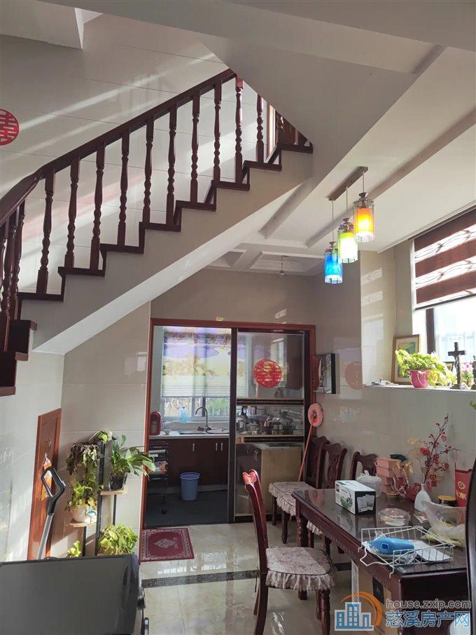 星光家园 一通三楼 精装 东边套 大花园