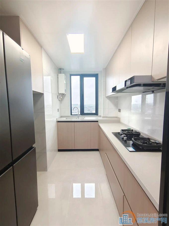 急卖 云颂府100平方133万送车位