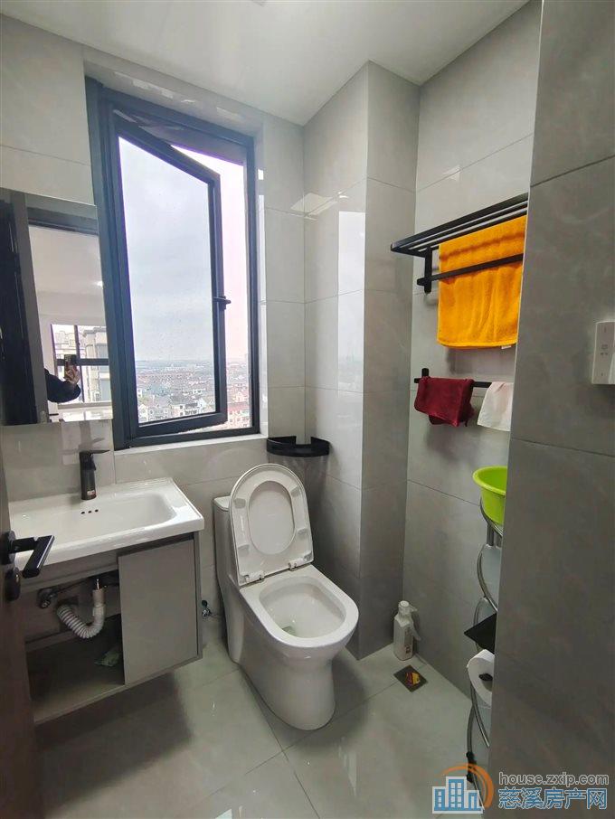 急卖 云颂府100平方133万送车位