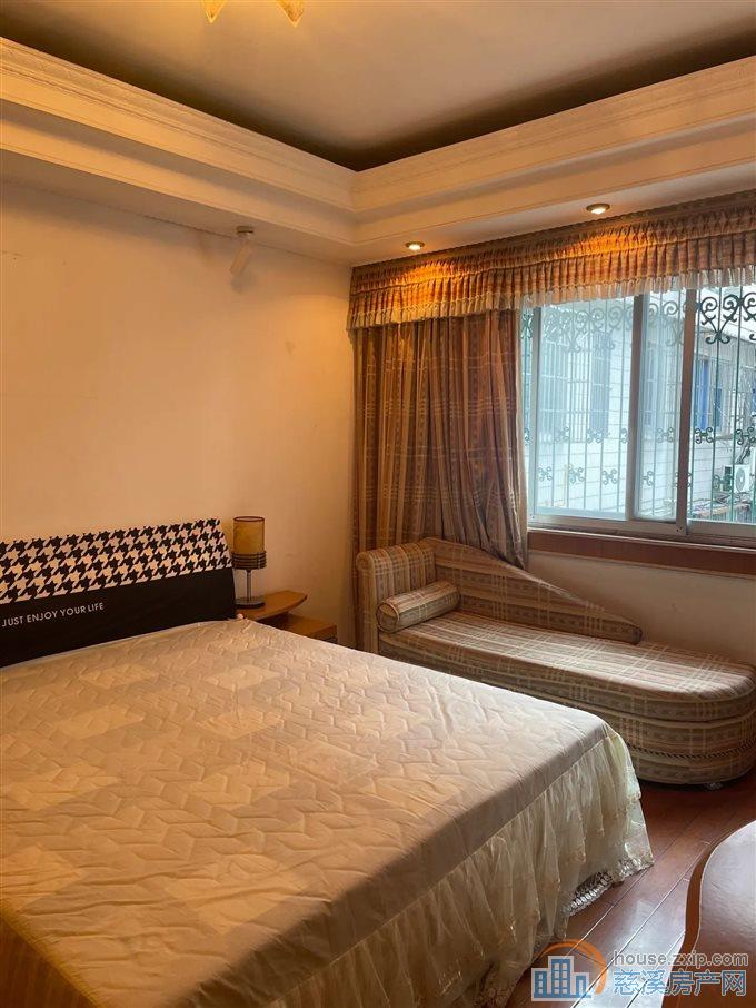 实验公寓109平128万市中心地段