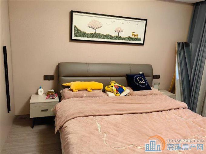 金南小区3楼73平十储藏室豪装直接房源