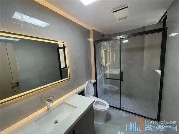 梅林苑 豪华装修 带车位杂物间