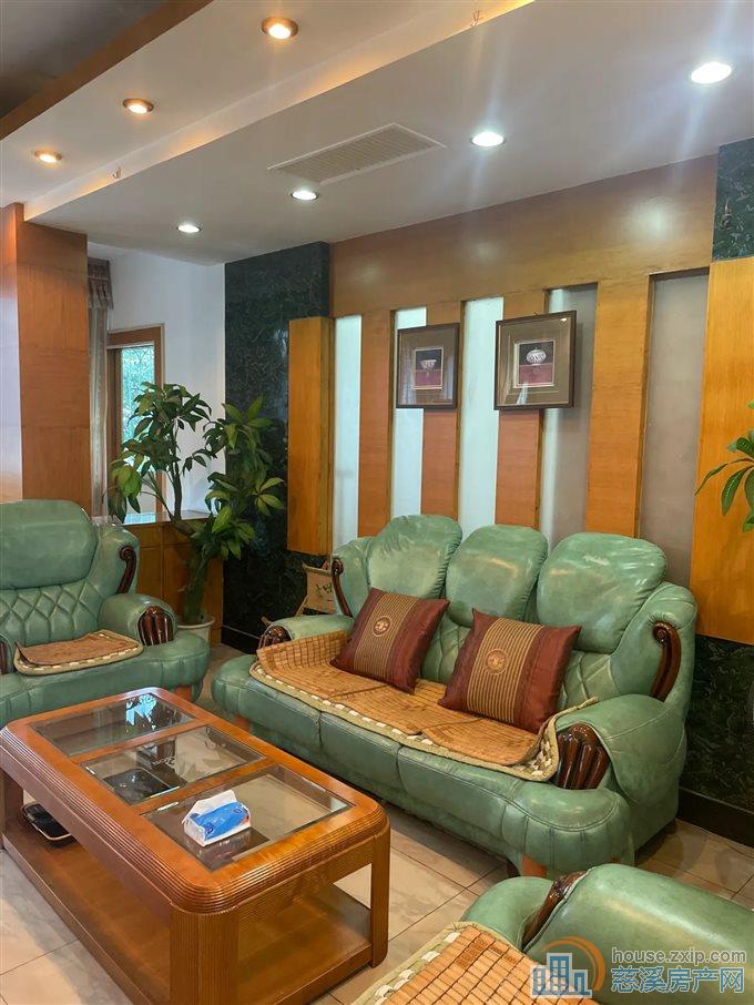 实验公寓109平128万市中心地段