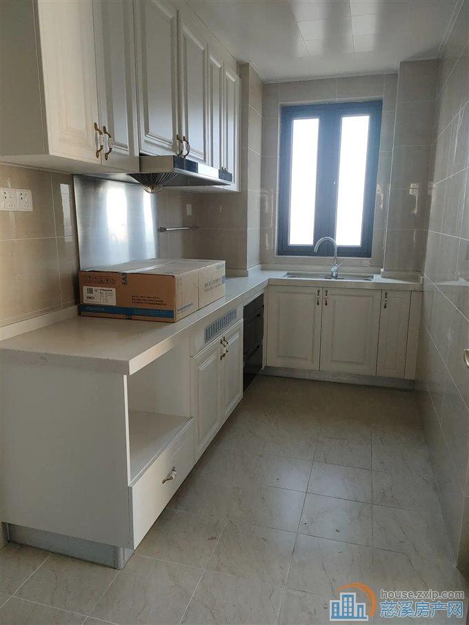 姚恒大河悦府135平98万全新精装