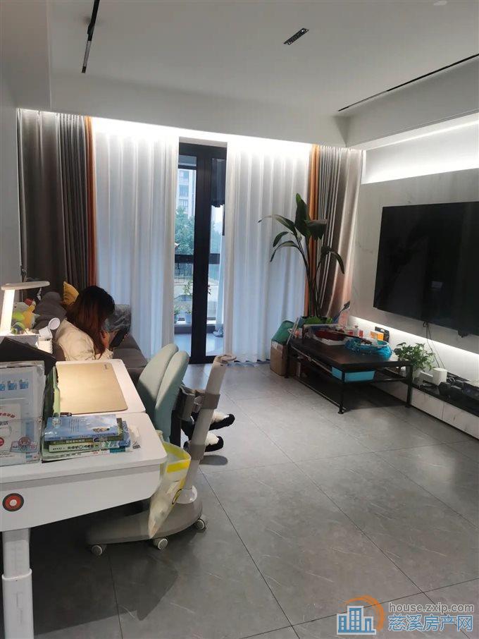 天誉华府111平223万精装修拎包