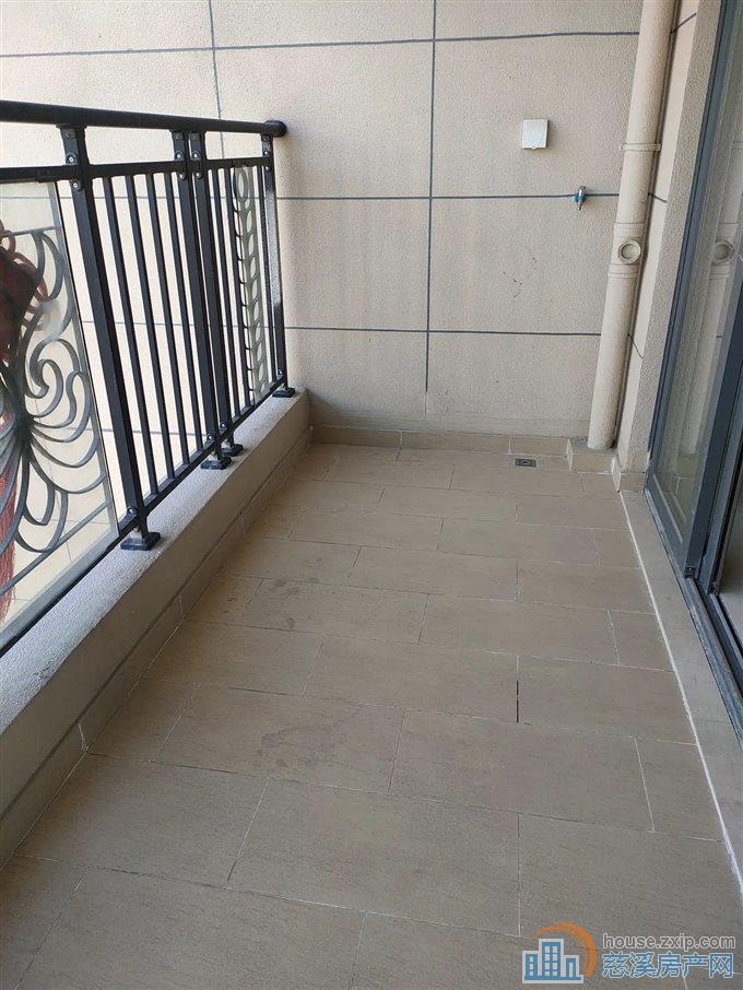 姚恒大河悦府135平98万全新精装