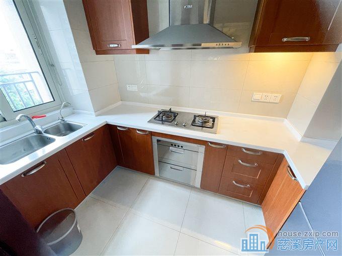 提香公寓143平238万带车位地暖空调