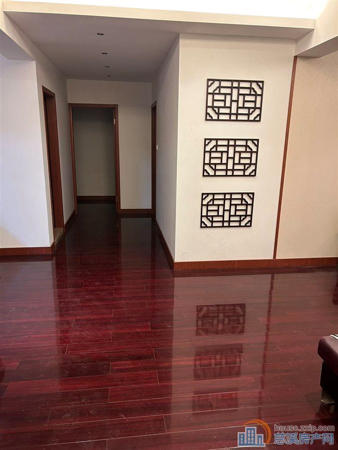 富丽湾东边套143平精装修136万直接