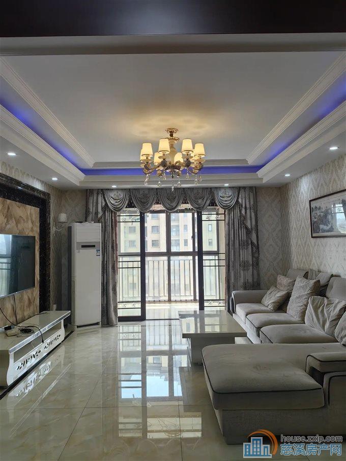 白金湾133.6平139.8万