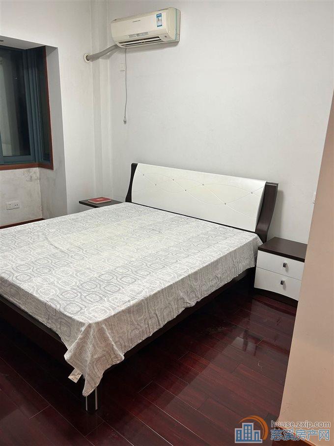 富丽湾东边套143平精装修136万直接