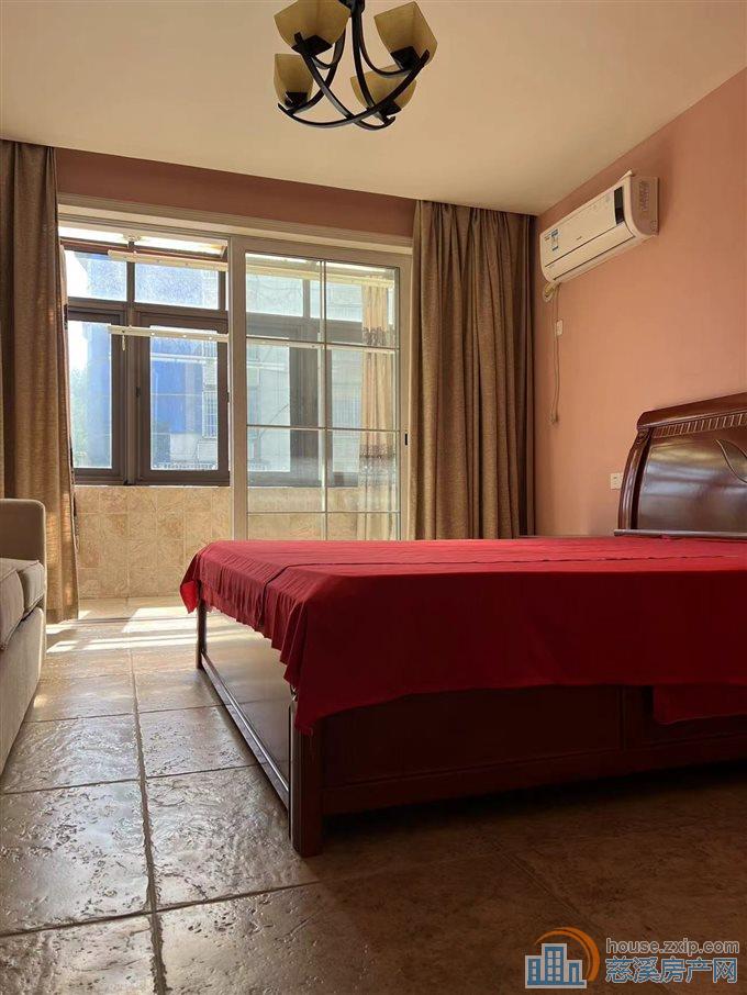 新城中心 中层130平大露台145万