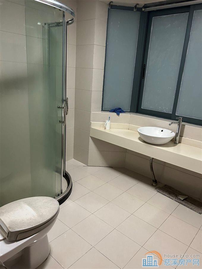 富丽湾东边套143平精装修136万直接