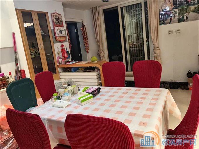 欧景苑叠墅218平方180万 带三个露台