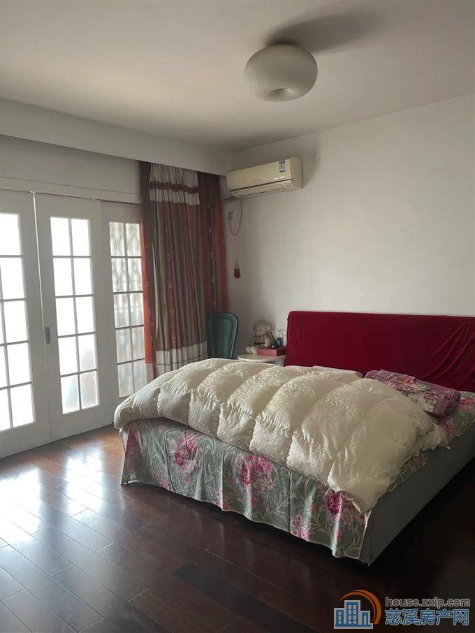 欧景苑叠墅218平方180万 带三个露台