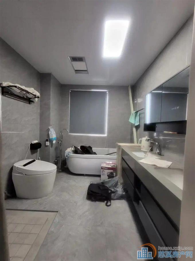 银杏小镇 精装边套 中上楼层 位置好