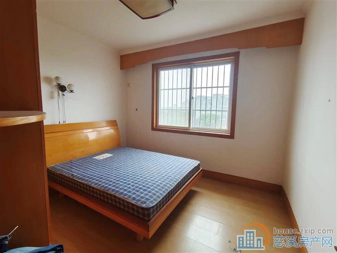 童家新村  简装送杂物间 满两年