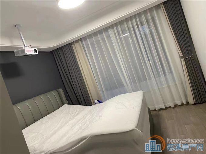 中海湖心半岛精装修三室两厅两卫直接房源
