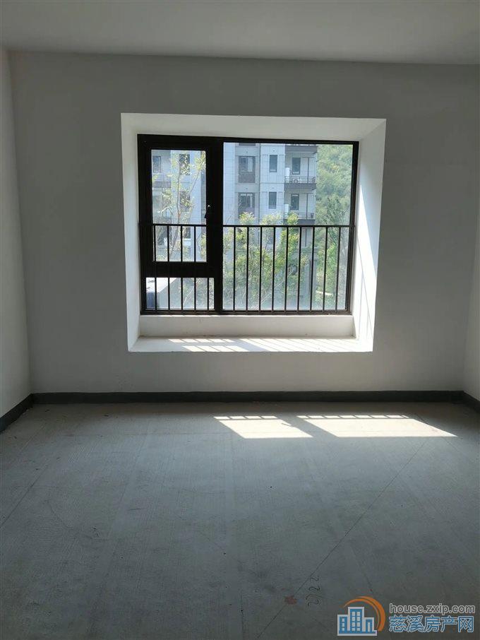 保利银杏小镇 阳光 127平162万带车