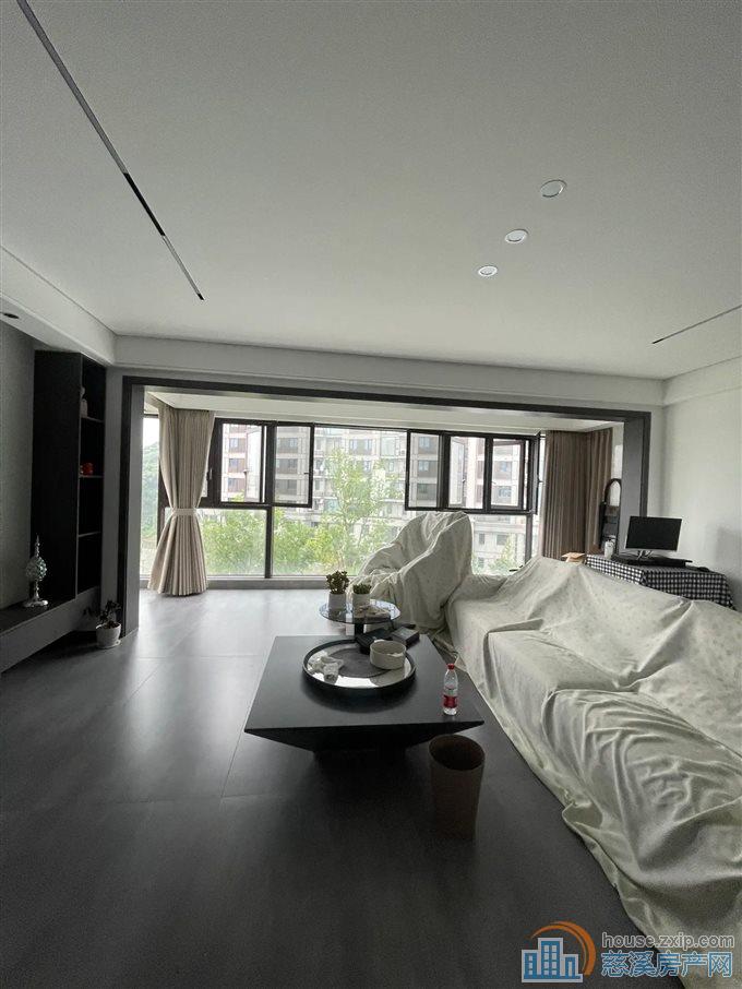 精装送车位银杏小镇126平190万