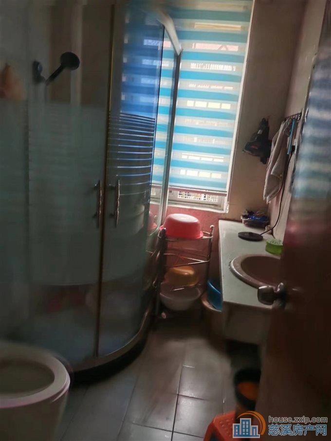 金南小区4楼73.6平+架空层88万直接