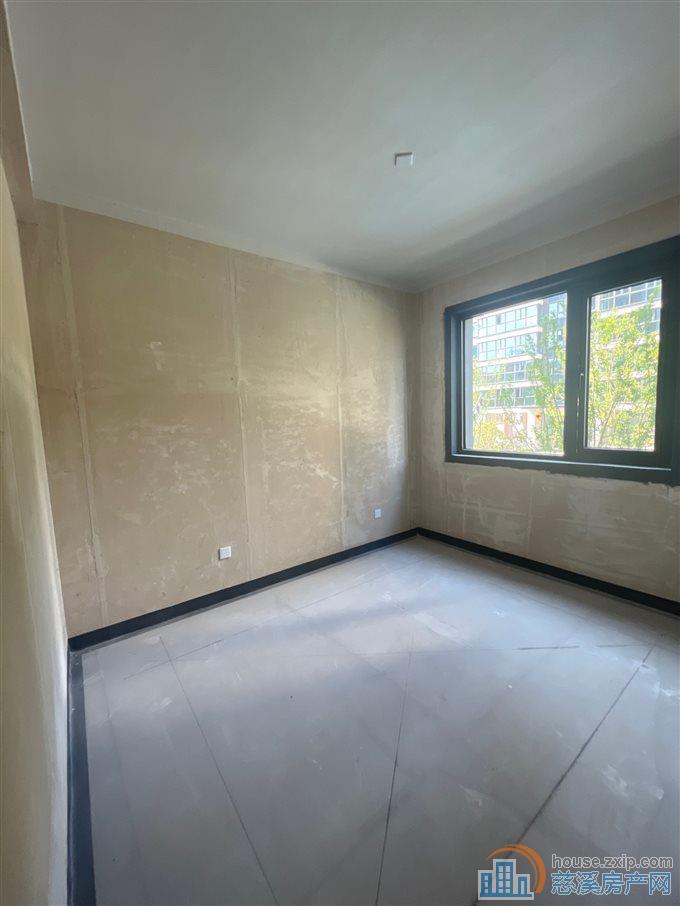 辉逸云庭178平370万带车位位置好