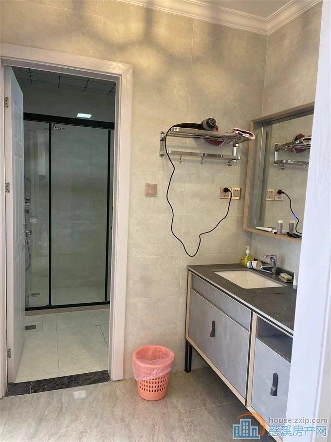 出售阳光城精装修满两年