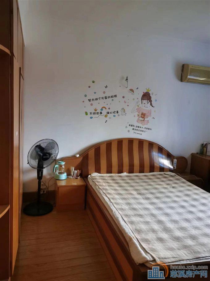 金南小区4楼73.6平+架空层88万直接