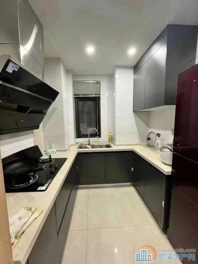 阳光城一期,100平方,精装修159万