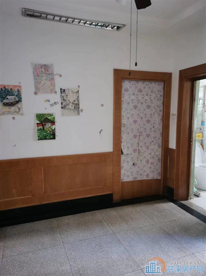 金南小区4楼73.6平+架空层88万直接