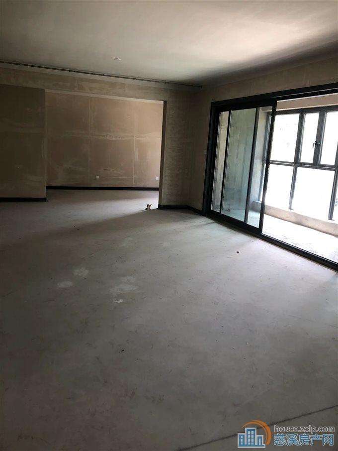 辉逸云庭178平370万带车位位置好