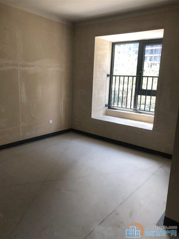 辉逸云庭178平370万带车位位置好