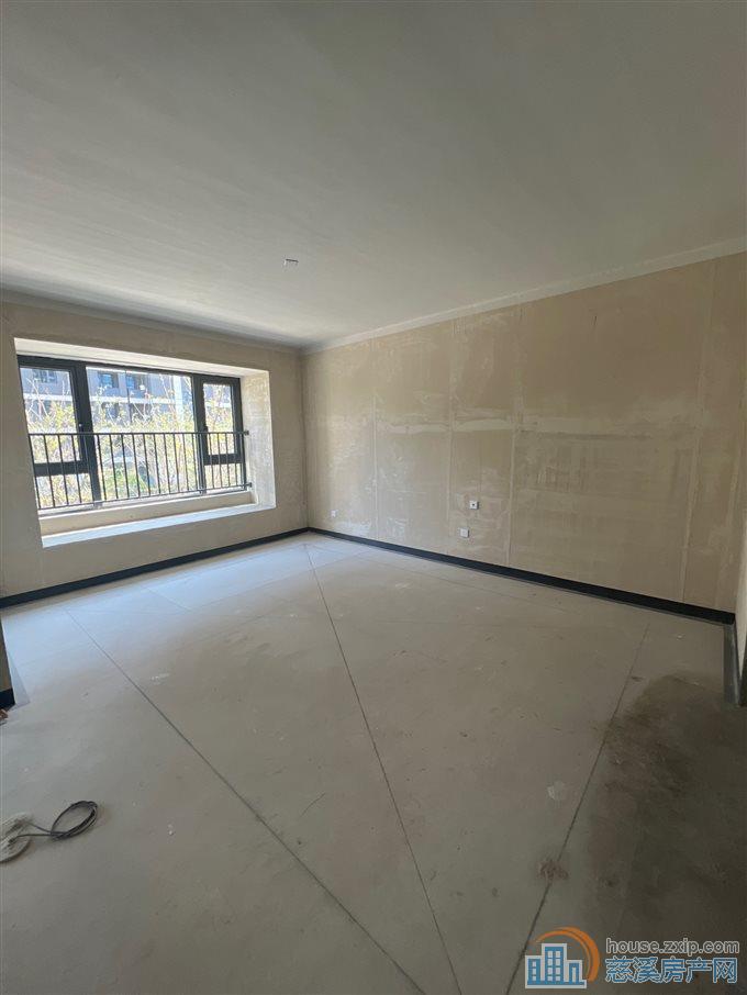 辉逸云庭178平370万带车位位置好