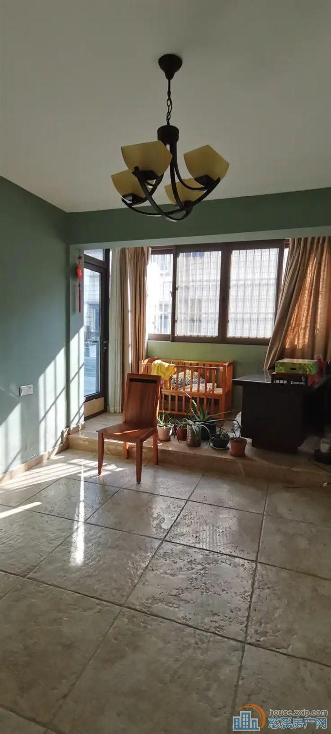 新城中心 129平 3楼 带大露台