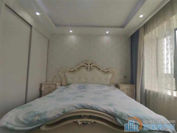 急卖白金湾三室两厅两卫送家电家具直接房源