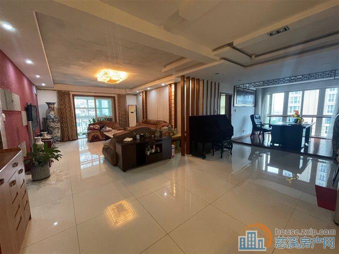 东方明珠 205平205万带车位采光好